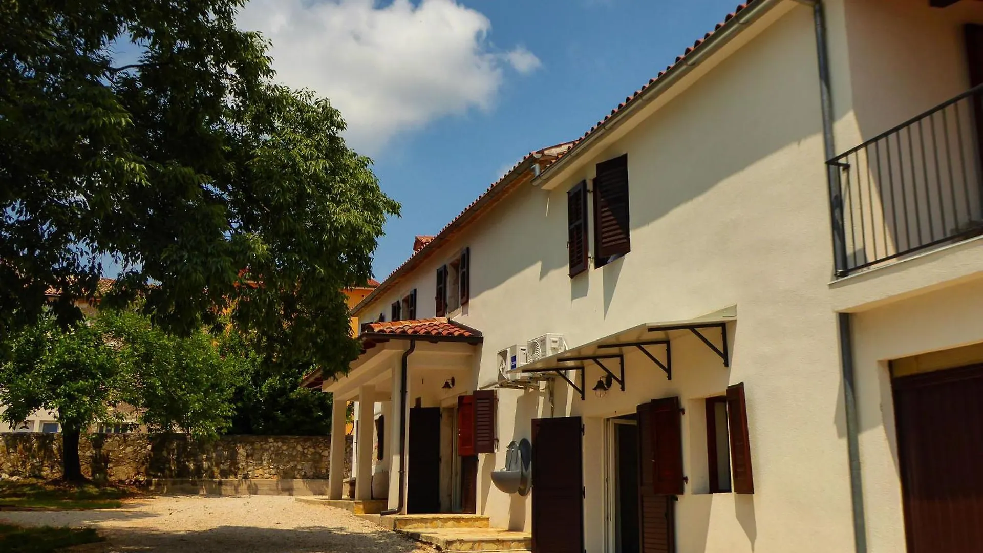 Haus In Kastelir Mit Terrasse Und Schoener Aussicht