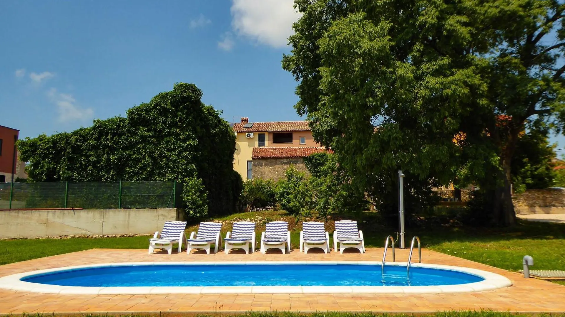 Haus In Kastelir Mit Terrasse Und Schoener Aussicht Casa de Férias