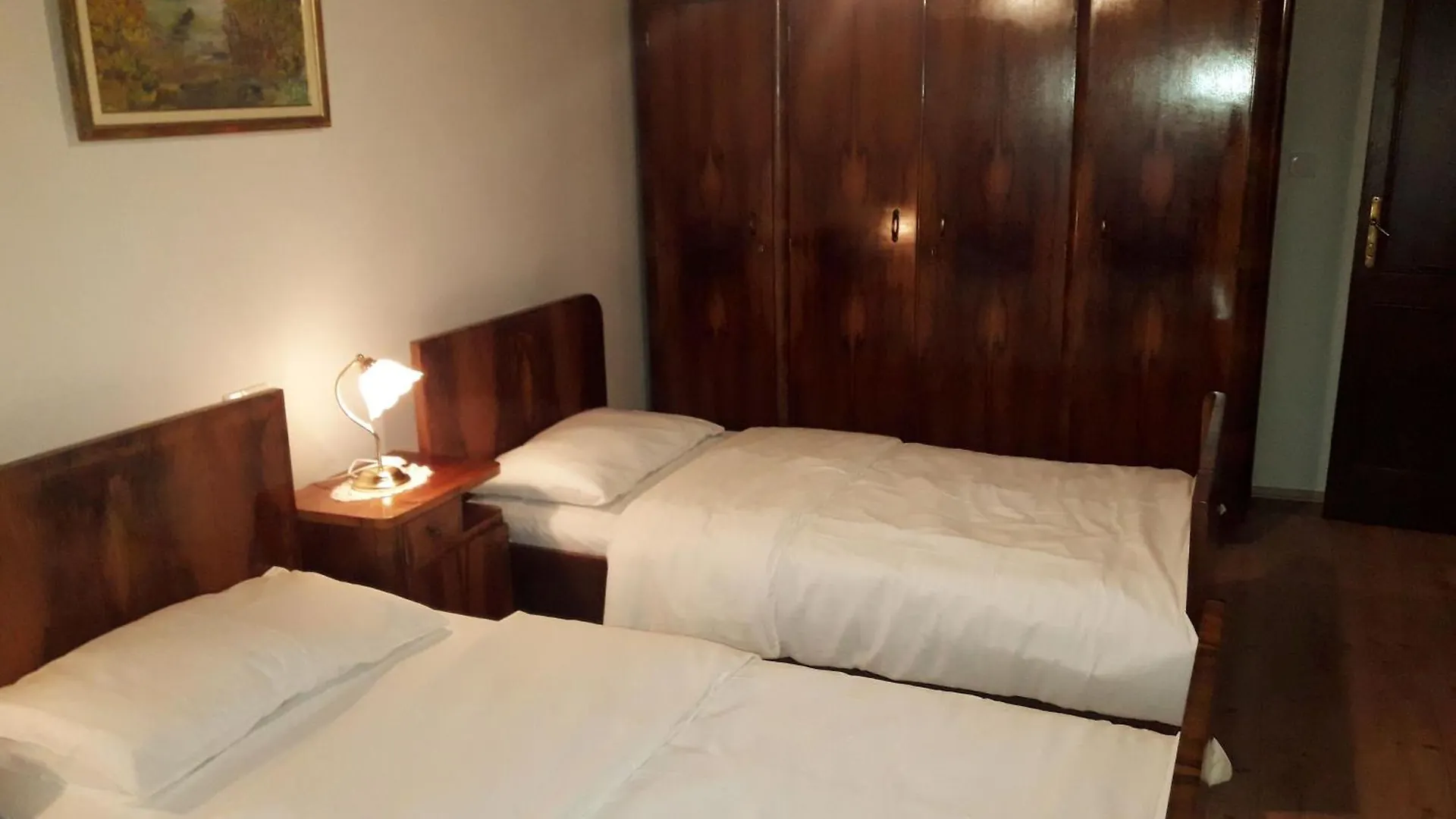 Haus In Kastelir Mit Terrasse Und Schoener Aussicht Croatia